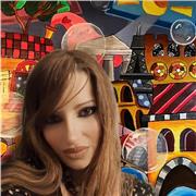 Artista professionista e laureata in beni culturali e critica d’arte, offre lezioni di pittura